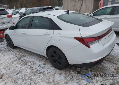 2021 Hyundai Elantra Sel z USA, uszkodzony, nr VIN 5NPLS4AG7MH044466